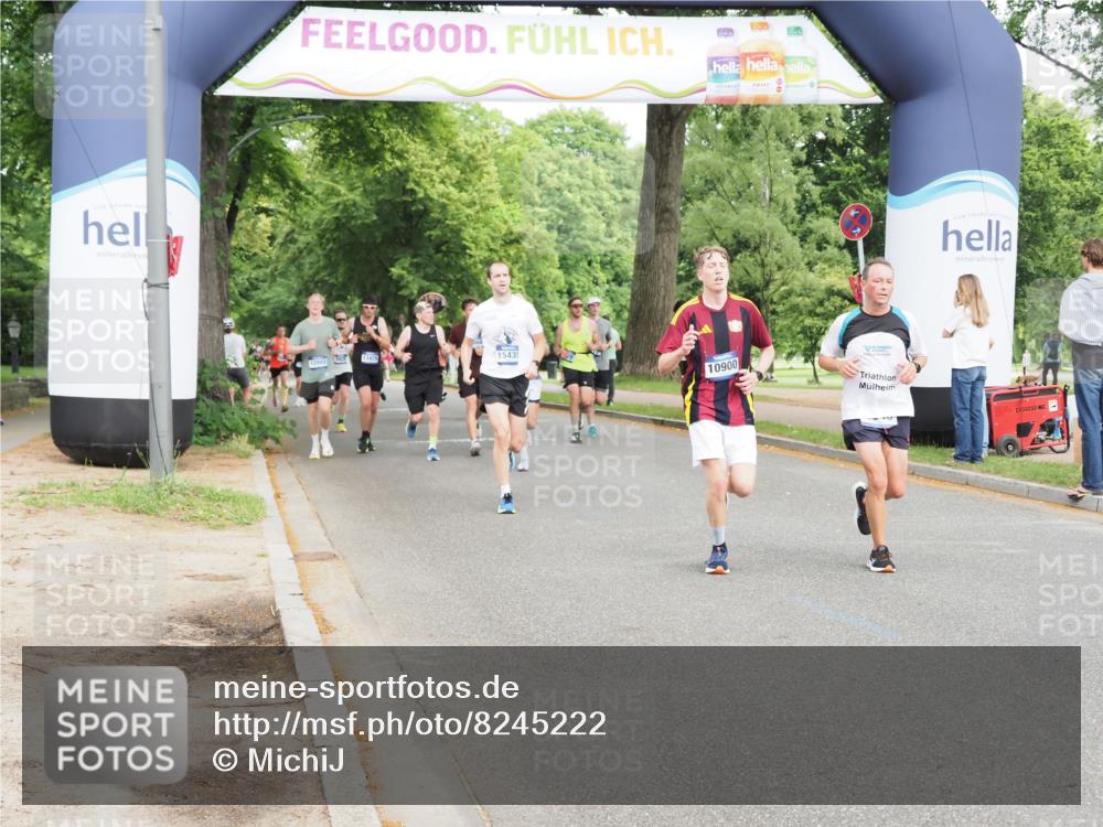 29.06.2025 - hella hamburg halbmarathon MichiJ http://msf.ph/oto/8245222 29.06.2025 10:28:14 Zwischen KM18-KM19 2546, 10900, 11305, 12772, 12865, 13190, 15336, 15435, 15556, 16656 meine-sportfotos.de