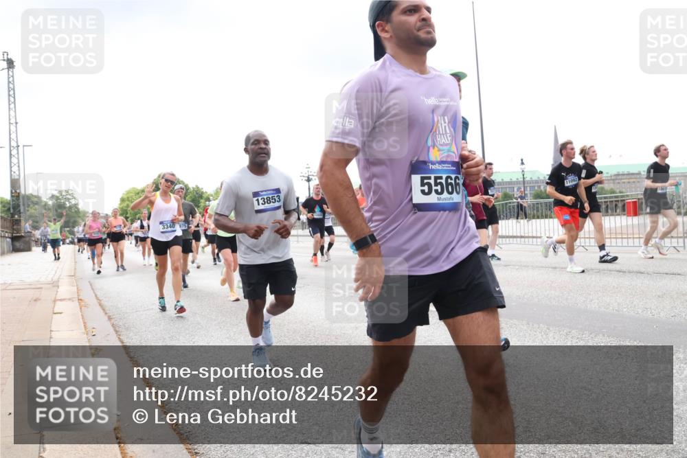 29.06.2025 - hella hamburg halbmarathon Lena Gebhardt http://msf.ph/oto/8245232 29.06.2025 10:33:58 Lombardsbrücke 1189, 1275, 1417, 1705, 1787, 1896, 2265, 2342, 2482, 2496, 2526, 2776, 2933, 3145, 3170, 3264, 3340, 3345, 3560, 3829, 3848, 4361, 4433, 4449, 4479, 4696, 4807, 4942, 5075, 5096, 5141, 5557, 5561, 5566, 5569, 5584, 5691, 5821, 5822, 5887, 6109, 6364, 6515, 6516, 6854, 6956, 6999, 7027, 7324, 7329, 7565, 7653, 8021, 8157, 8202, 8277, 8282, 8349, 8375, 8377, 8383, 8401, 8891, 9094, 9234, 9438, 9799, 9875, 9995, 10007, 10071, 10360, 10561, 11811 meine-sportfotos.de