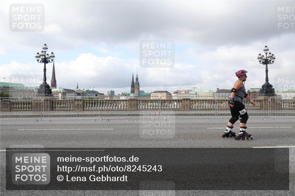 29.06.2025 - hella hamburg halbmarathon Lena Gebhardt http://msf.ph/oto/8245243 29.06.2025 09:02:29 Lombardsbrücke  meine-sportfotos.de