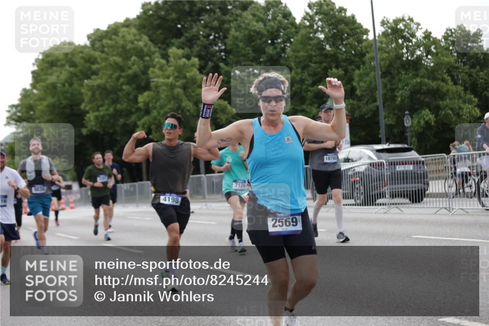29.06.2025 - hella hamburg halbmarathon Jannik Wohlers http://msf.ph/oto/8245244 29.06.2025 10:30:18 Lombardsbrücke 1059, 1472, 1647, 2505, 2569, 2754, 2755, 3281, 4198, 4575, 4819, 6344, 6556, 7071, 7120, 9830, 11984, 12460, 12461, 14216, 15299, 15757, 16791, 18362, 18795, 18860 meine-sportfotos.de