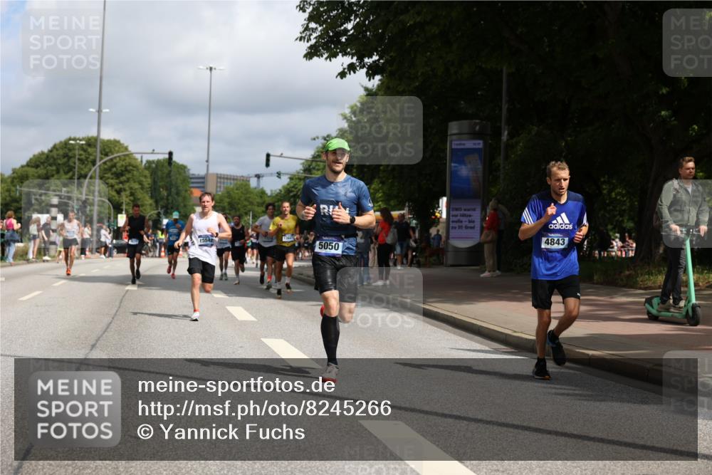29.06.2025 - hella hamburg halbmarathon Yannick Fuchs http://msf.ph/oto/8245266 29.06.2025 10:35:08 20KM 1882, 1912, 2324, 2714, 2949, 3332, 4843, 4889, 5007, 5014, 5050, 5745, 5803, 5916, 6080, 7080, 7284, 8074, 8370, 8465, 8629, 8966, 9979, 10369, 10900, 10934, 10968, 11731, 11767, 11959, 12088, 12365, 12540, 12704, 12865, 13029, 13158, 13667, 14092, 14820, 14924, 15424, 15493, 15542, 15689, 16249, 17214, 17620, 17724, 18173, 18192, 18614 meine-sportfotos.de