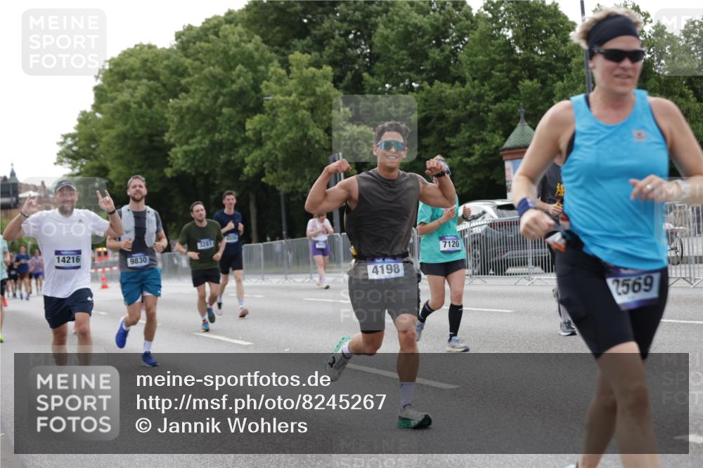 29.06.2025 - hella hamburg halbmarathon Jannik Wohlers http://msf.ph/oto/8245267 29.06.2025 10:30:18 Lombardsbrücke 1059, 1472, 1647, 2505, 2569, 2754, 2755, 3281, 4198, 4575, 4819, 6344, 6556, 7071, 7120, 9830, 11984, 12460, 12461, 14216, 15299, 15757, 16791, 18362, 18795, 18860 meine-sportfotos.de