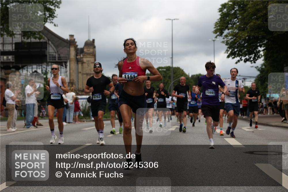 29.06.2025 - hella hamburg halbmarathon Yannick Fuchs http://msf.ph/oto/8245306 29.06.2025 10:47:39 20KM 1030, 1151, 1267, 1502, 1727, 2058, 2070, 2082, 2354, 2518, 2630, 3096, 3208, 3209, 3819, 4770, 5020, 5638, 5866, 6294, 6481, 6511, 6512, 6629, 6762, 6877, 6942, 7177, 7274, 7864, 7918, 8335, 8390, 8447, 9142, 10549, 10891, 10895, 11068, 11844, 12379, 12632, 12909, 13032, 13033, 13289, 13397, 13865, 13912, 13997, 15061, 15441, 15497, 15502, 15838, 15856, 15946, 16477, 17348, 17482, 18134, 18143, 18418, 18487, 18590, 18612 meine-sportfotos.de