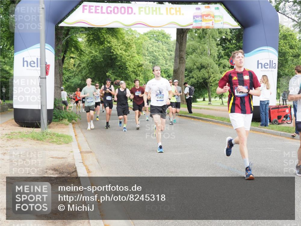 29.06.2025 - hella hamburg halbmarathon MichiJ http://msf.ph/oto/8245318 29.06.2025 10:28:14 Zwischen KM18-KM19 2546, 10900, 11305, 12772, 12865, 13190, 15336, 15435, 15556, 16656 meine-sportfotos.de