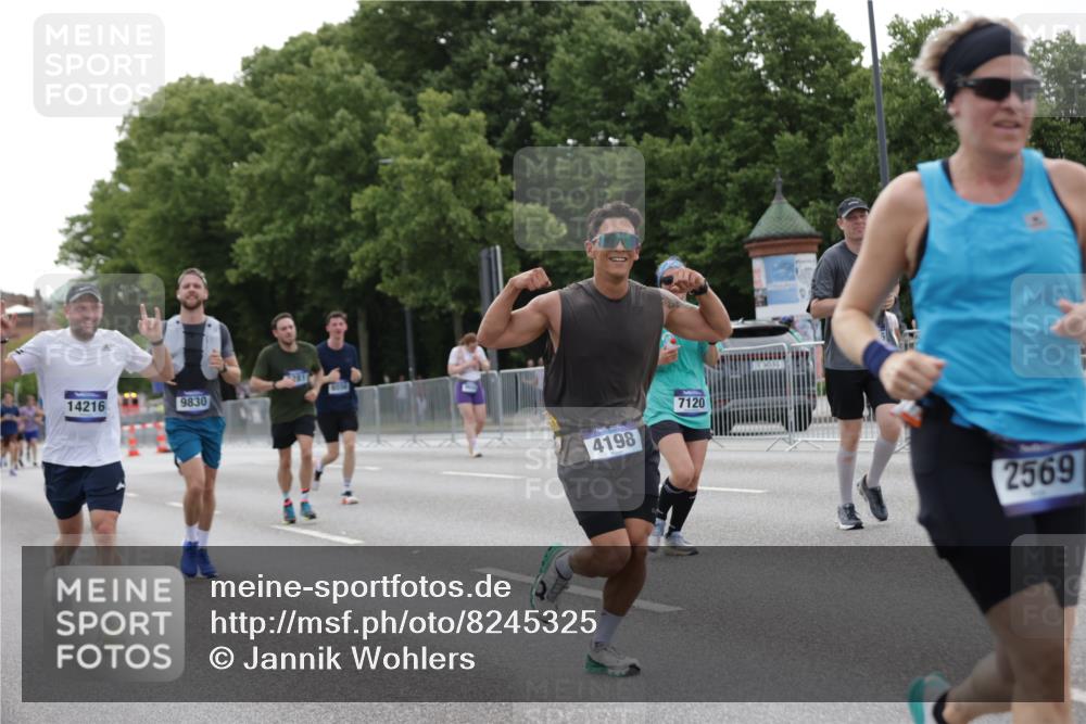 29.06.2025 - hella hamburg halbmarathon Jannik Wohlers http://msf.ph/oto/8245325 29.06.2025 10:30:19 Lombardsbrücke 1059, 1472, 1647, 2268, 2505, 2569, 2754, 2755, 3281, 4198, 6344, 6556, 7071, 7120, 9830, 11984, 12460, 12461, 14216, 14803, 15299, 15757, 16791, 18362, 18795, 18860 meine-sportfotos.de
