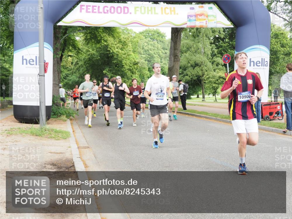 29.06.2025 - hella hamburg halbmarathon MichiJ http://msf.ph/oto/8245343 29.06.2025 10:28:14 Zwischen KM18-KM19 2546, 10900, 11305, 12772, 12865, 13190, 15336, 15435, 15556, 16656 meine-sportfotos.de