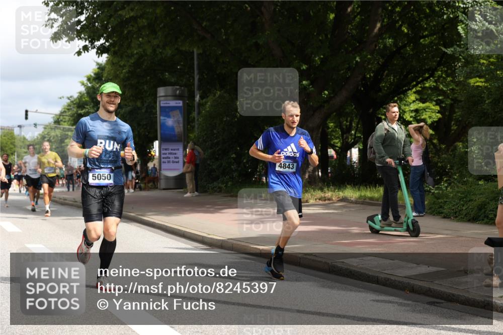 29.06.2025 - hella hamburg halbmarathon Yannick Fuchs http://msf.ph/oto/8245397 29.06.2025 10:35:08 20KM 1882, 1912, 2324, 2714, 2949, 3332, 4843, 4889, 5007, 5014, 5050, 5745, 5803, 5916, 6080, 7080, 7284, 8074, 8370, 8465, 8629, 8966, 9979, 10369, 10900, 10934, 10968, 11731, 11767, 11959, 12088, 12365, 12540, 12704, 12865, 13029, 13158, 13667, 14092, 14820, 14924, 15424, 15493, 15542, 15689, 16249, 17214, 17620, 17724, 18173, 18192, 18614 meine-sportfotos.de