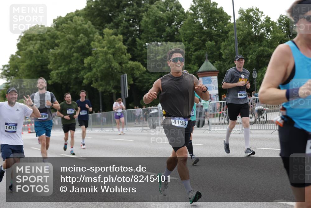 29.06.2025 - hella hamburg halbmarathon Jannik Wohlers http://msf.ph/oto/8245401 29.06.2025 10:30:19 Lombardsbrücke 1059, 1472, 1647, 2268, 2505, 2569, 2754, 2755, 3281, 4198, 6344, 6556, 7071, 7120, 9830, 11984, 12460, 12461, 14216, 14803, 15299, 15757, 16791, 18362, 18795, 18860 meine-sportfotos.de
