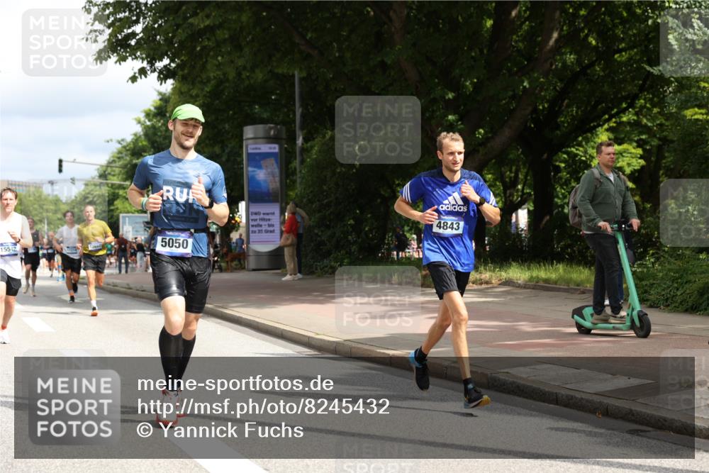 29.06.2025 - hella hamburg halbmarathon Yannick Fuchs http://msf.ph/oto/8245432 29.06.2025 10:35:08 20KM 1882, 1912, 2324, 2714, 2949, 3332, 4843, 4889, 5007, 5014, 5050, 5745, 5803, 5916, 6080, 7080, 7284, 8074, 8370, 8465, 8629, 8966, 9979, 10369, 10900, 10934, 10968, 11731, 11767, 11959, 12088, 12365, 12540, 12704, 12865, 13029, 13158, 13667, 14092, 14820, 14924, 15424, 15493, 15542, 15689, 16249, 17214, 17620, 17724, 18173, 18192, 18614 meine-sportfotos.de
