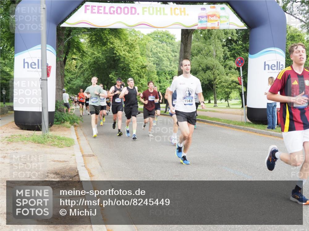 29.06.2025 - hella hamburg halbmarathon MichiJ http://msf.ph/oto/8245449 29.06.2025 10:28:15 Zwischen KM18-KM19 2546, 10900, 11305, 12772, 12865, 13479, 15435, 16656, 17668 meine-sportfotos.de