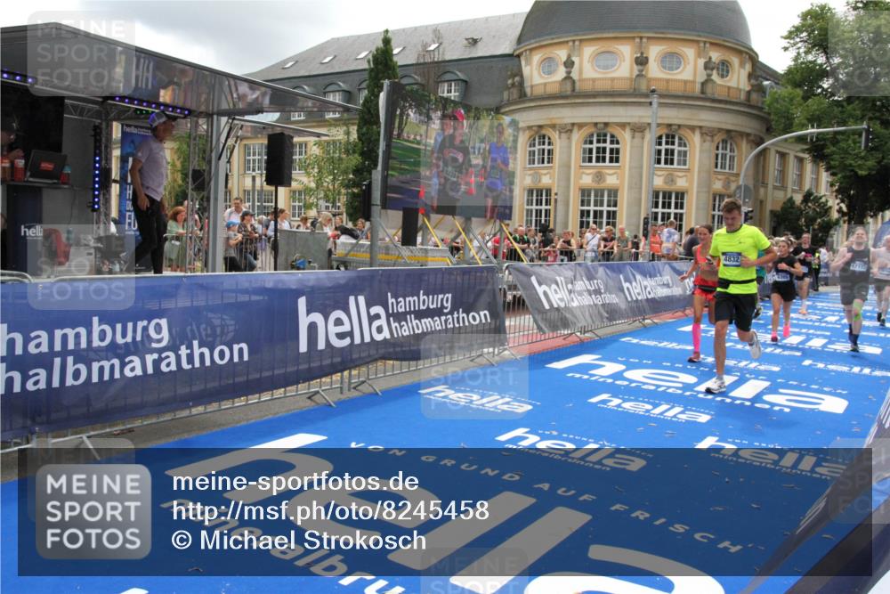 29.06.2025 - hella hamburg halbmarathon Michael Strokosch http://msf.ph/oto/8245458 29.06.2025 10:49:12 Ziel 2013, 4832, 4847, 4890, 6389, 10184, 13614, 15523, 16414, 16627, 16731, 17173, 18598, 18842 meine-sportfotos.de