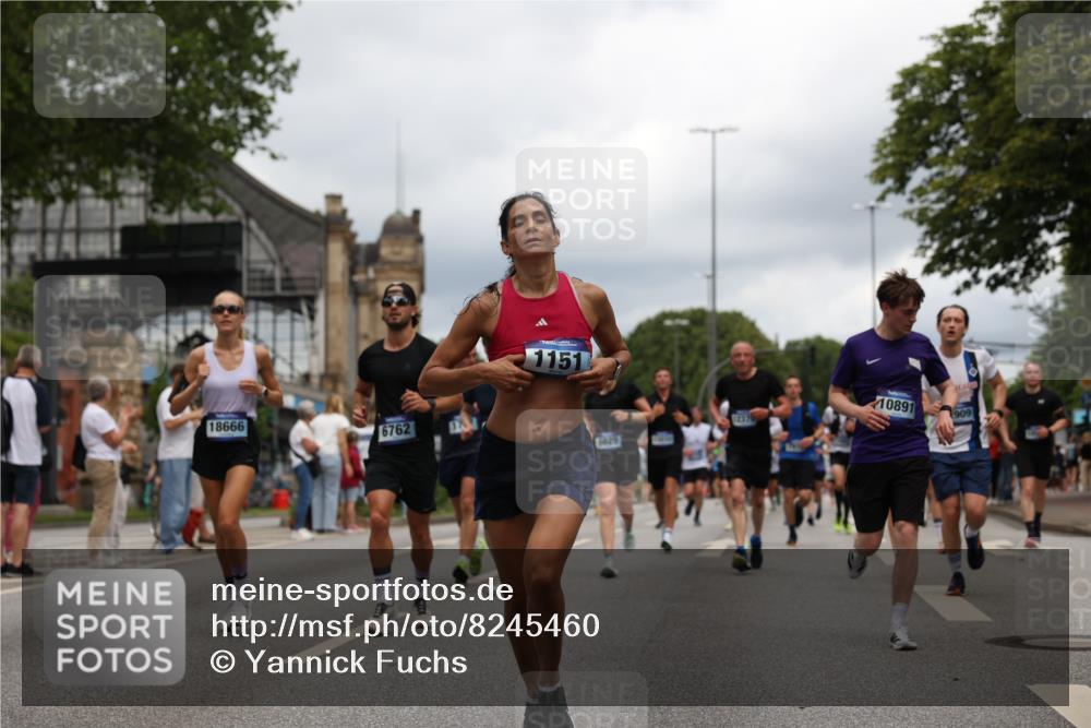 29.06.2025 - hella hamburg halbmarathon Yannick Fuchs http://msf.ph/oto/8245460 29.06.2025 10:47:40 20KM 1030, 1151, 1267, 1502, 1727, 1870, 2058, 2070, 2082, 2354, 2518, 2630, 3096, 3208, 3209, 3819, 4770, 5020, 5638, 5866, 6294, 6481, 6511, 6512, 6629, 6762, 6877, 6942, 7274, 7918, 8335, 8390, 8447, 9142, 9791, 9922, 10549, 10891, 10895, 11068, 11844, 12321, 12379, 12632, 12909, 13032, 13033, 13289, 13397, 13865, 13912, 13997, 15061, 15441, 15497, 15502, 15838, 15856, 15946, 16477, 17348, 17482, 18134, 18143, 18418, 18487, 18590, 18612 meine-sportfotos.de