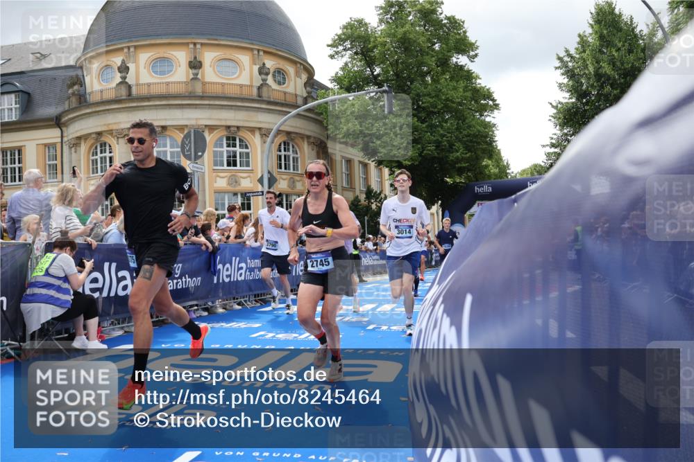 29.06.2025 - hella hamburg halbmarathon Strokosch-Dieckow http://msf.ph/oto/8245464 29.06.2025 10:38:28 Ziel 1710, 2745, 3014, 3431, 3790, 7110, 8571, 11379, 14905, 14992, 16075, 16280, 17154, 18357, 18761 meine-sportfotos.de