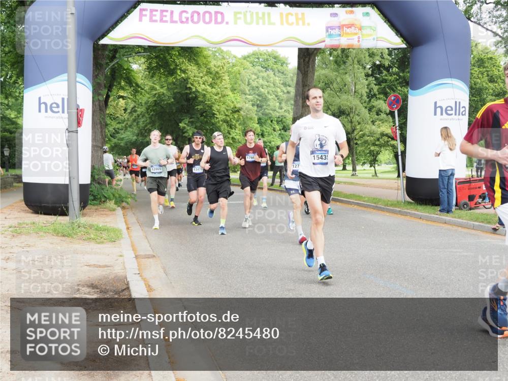 29.06.2025 - hella hamburg halbmarathon MichiJ http://msf.ph/oto/8245480 29.06.2025 10:28:15 Zwischen KM18-KM19 2546, 10900, 11305, 12772, 12865, 13479, 15435, 16656, 17668 meine-sportfotos.de