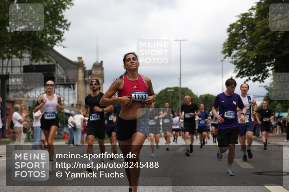 29.06.2025 - hella hamburg halbmarathon Yannick Fuchs http://msf.ph/oto/8245488 29.06.2025 10:47:40 20KM 1030, 1151, 1267, 1502, 1727, 1870, 2058, 2070, 2082, 2354, 2518, 2630, 3096, 3208, 3209, 3819, 4770, 5020, 5638, 5866, 6294, 6481, 6511, 6512, 6629, 6762, 6877, 6942, 7274, 7918, 8335, 8390, 8447, 9142, 9791, 9922, 10549, 10891, 10895, 11068, 11844, 12321, 12379, 12632, 12909, 13032, 13033, 13289, 13397, 13865, 13912, 13997, 15061, 15441, 15497, 15502, 15838, 15856, 15946, 16477, 17348, 17482, 18134, 18143, 18418, 18487, 18590, 18612 meine-sportfotos.de