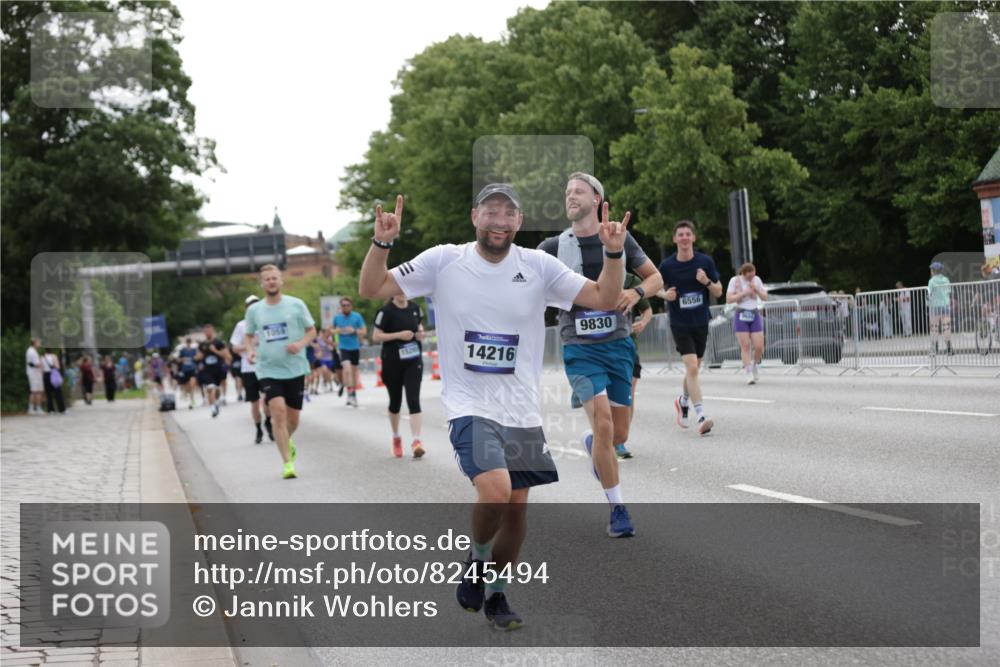 29.06.2025 - hella hamburg halbmarathon Jannik Wohlers http://msf.ph/oto/8245494 29.06.2025 10:30:20 Lombardsbrücke 1059, 1472, 1647, 2268, 2505, 2569, 2754, 2755, 3131, 3281, 4198, 6344, 6556, 7071, 7120, 9830, 11984, 12460, 12461, 14216, 14803, 15299, 15757, 16791, 18362, 18795, 18860 meine-sportfotos.de