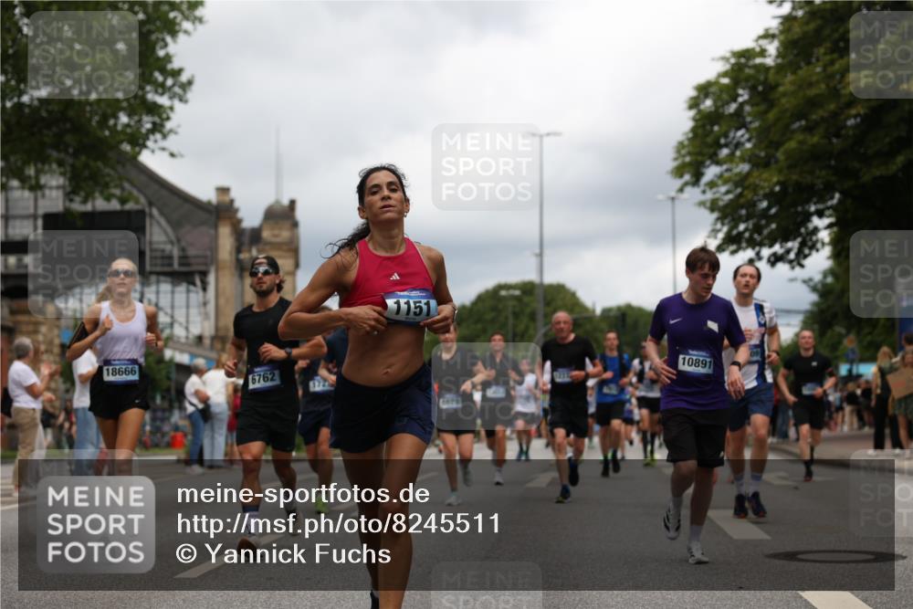 29.06.2025 - hella hamburg halbmarathon Yannick Fuchs http://msf.ph/oto/8245511 29.06.2025 10:47:40 20KM 1030, 1151, 1267, 1502, 1727, 1870, 2058, 2070, 2082, 2354, 2518, 2630, 3096, 3208, 3209, 3819, 4770, 5020, 5638, 5866, 6294, 6481, 6511, 6512, 6629, 6762, 6877, 6942, 7274, 7918, 8335, 8390, 8447, 9142, 9791, 9922, 10549, 10891, 10895, 11068, 11844, 12321, 12379, 12632, 12909, 13032, 13033, 13289, 13397, 13865, 13912, 13997, 15061, 15441, 15497, 15502, 15838, 15856, 15946, 16477, 17348, 17482, 18134, 18143, 18418, 18487, 18590, 18612 meine-sportfotos.de