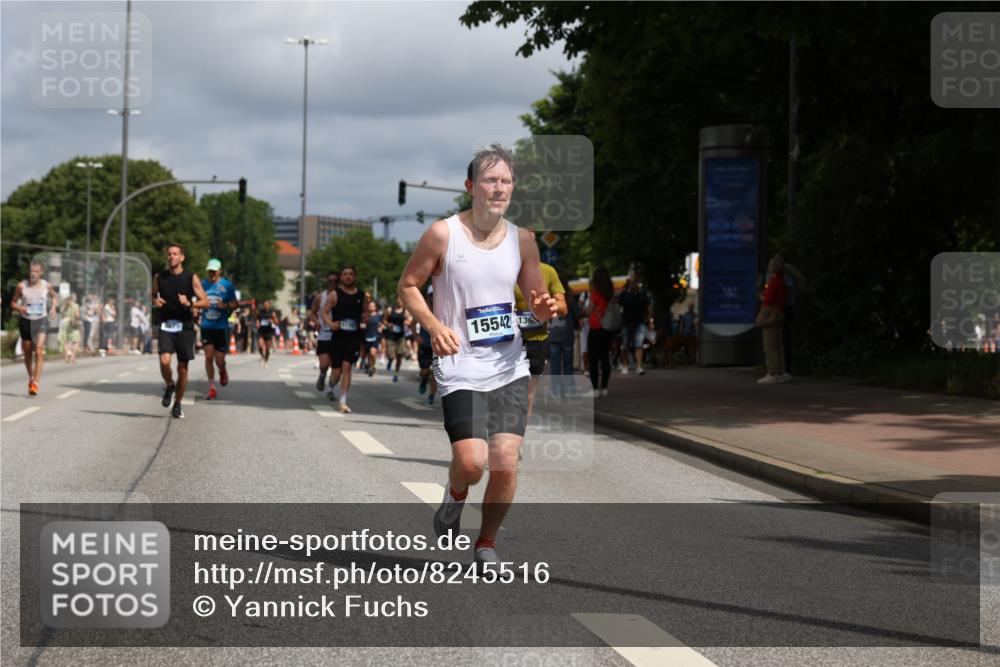 29.06.2025 - hella hamburg halbmarathon Yannick Fuchs http://msf.ph/oto/8245516 29.06.2025 10:35:10 20KM 1677, 1882, 1912, 2324, 2714, 2949, 3332, 4843, 4889, 5007, 5014, 5050, 5745, 5916, 6080, 7080, 7284, 8074, 8370, 8465, 8629, 8966, 9979, 10369, 10934, 10968, 10978, 11767, 11959, 12088, 12365, 12540, 12704, 13029, 13158, 13667, 14092, 14820, 14924, 15164, 15424, 15493, 15542, 15689, 16249, 16599, 17214, 17620, 17724, 18173, 18192, 18399, 18614 meine-sportfotos.de