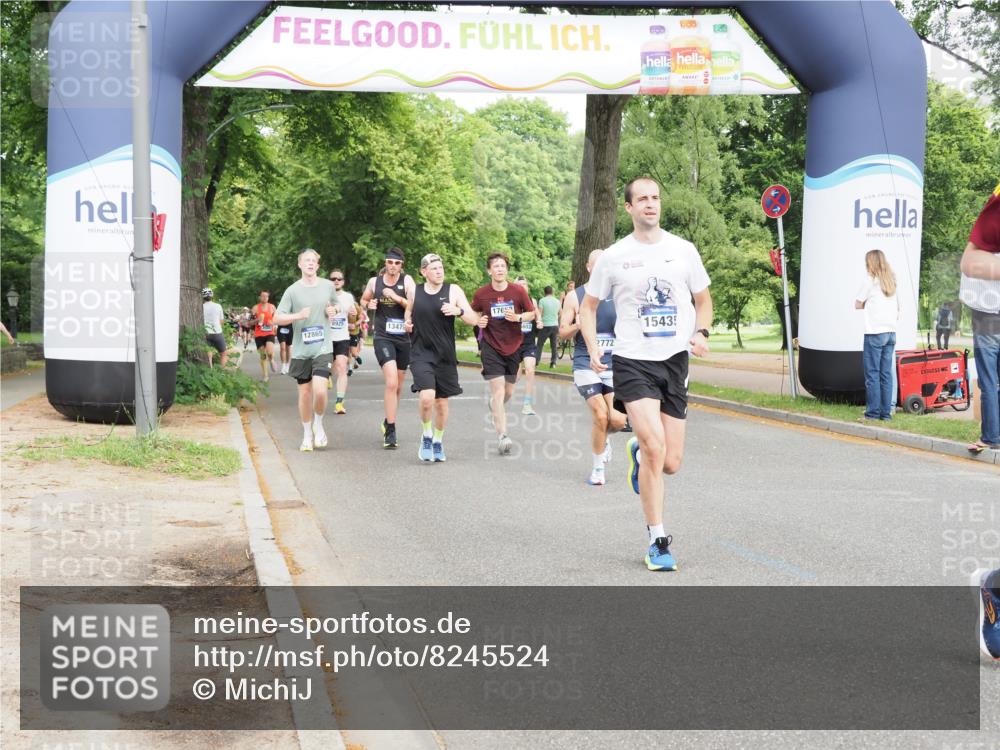 29.06.2025 - hella hamburg halbmarathon MichiJ http://msf.ph/oto/8245524 29.06.2025 10:28:15 Zwischen KM18-KM19 2546, 10900, 11305, 12772, 12865, 13479, 15435, 16656, 17668 meine-sportfotos.de