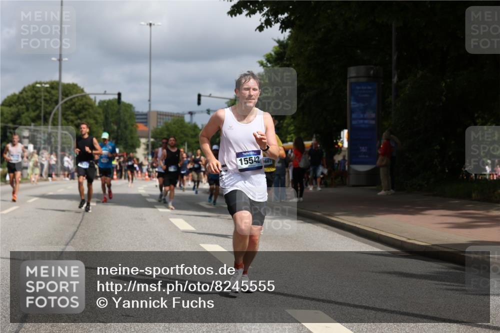 29.06.2025 - hella hamburg halbmarathon Yannick Fuchs http://msf.ph/oto/8245555 29.06.2025 10:35:10 20KM 1677, 1882, 1912, 2324, 2714, 2949, 3332, 4843, 4889, 5007, 5014, 5050, 5745, 5916, 6080, 7080, 7284, 8074, 8370, 8465, 8629, 8966, 9979, 10369, 10934, 10968, 10978, 11767, 11959, 12088, 12365, 12540, 12704, 13029, 13158, 13667, 14092, 14820, 14924, 15164, 15424, 15493, 15542, 15689, 16249, 16599, 17214, 17620, 17724, 18173, 18192, 18399, 18614 meine-sportfotos.de