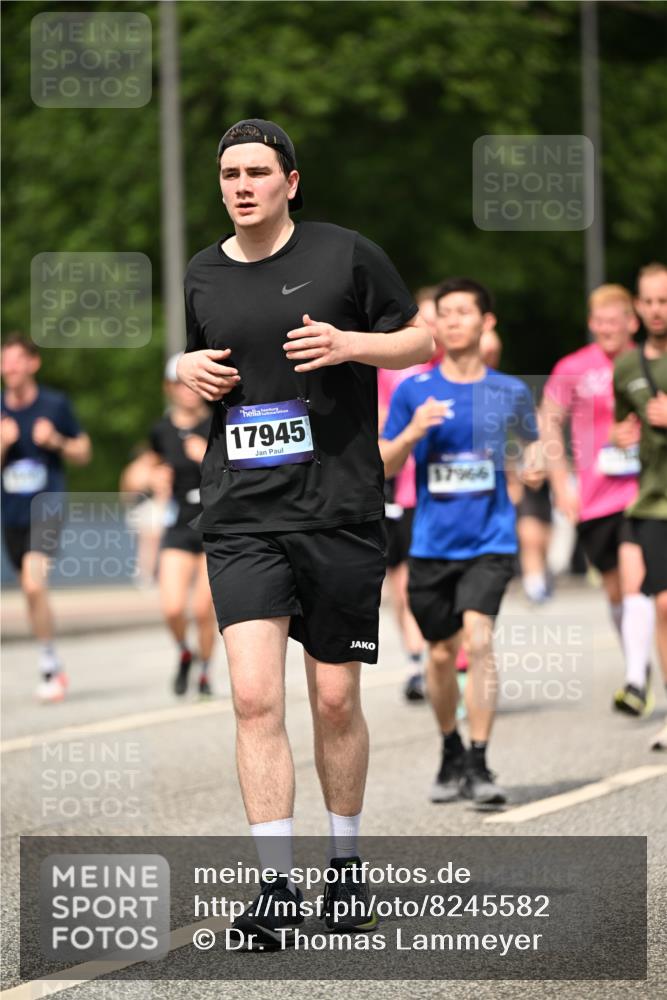 29.06.2025 - hella hamburg halbmarathon Dr. Thomas Lammeyer http://msf.ph/oto/8245582 29.06.2025 10:34:40 Kennedybrücke 2097, 2302, 2569, 4198, 4819, 6556, 6620, 6626, 7071, 7517, 8792, 9095, 9576, 9830, 10322, 10996 meine-sportfotos.de