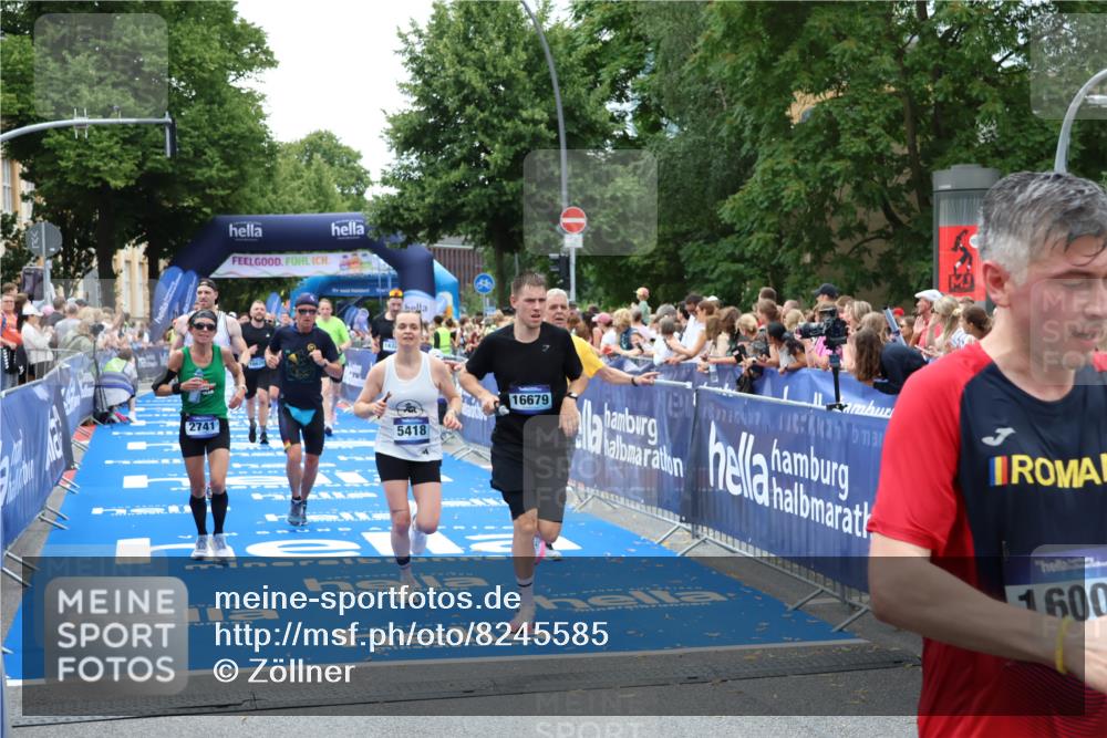 29.06.2025 - hella hamburg halbmarathon Zöllner http://msf.ph/oto/8245585 29.06.2025 10:56:59 Ziel 1955, 2282, 2741, 2759, 5033, 5418, 6835, 7716, 8669, 11043, 11212, 11638, 14678, 15097, 16470, 16620, 16679 meine-sportfotos.de