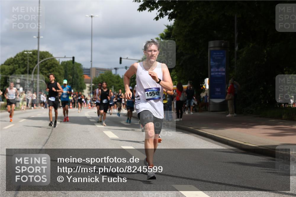 29.06.2025 - hella hamburg halbmarathon Yannick Fuchs http://msf.ph/oto/8245599 29.06.2025 10:35:10 20KM 1677, 1882, 1912, 2324, 2714, 2949, 3332, 4843, 4889, 5007, 5014, 5050, 5745, 5916, 6080, 7080, 7284, 8074, 8370, 8465, 8629, 8966, 9979, 10369, 10934, 10968, 10978, 11767, 11959, 12088, 12365, 12540, 12704, 13029, 13158, 13667, 14092, 14820, 14924, 15164, 15424, 15493, 15542, 15689, 16249, 16599, 17214, 17620, 17724, 18173, 18192, 18399, 18614 meine-sportfotos.de