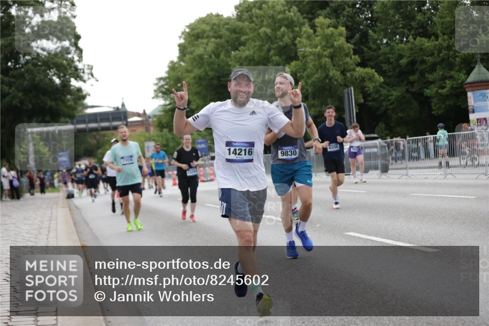 29.06.2025 - hella hamburg halbmarathon Jannik Wohlers http://msf.ph/oto/8245602 29.06.2025 10:30:20 Lombardsbrücke 1059, 1472, 1647, 2268, 2505, 2569, 2754, 2755, 3131, 3281, 4198, 6344, 6556, 7071, 7120, 9830, 11984, 12460, 12461, 14216, 14803, 15299, 15757, 16791, 18362, 18795, 18860 meine-sportfotos.de
