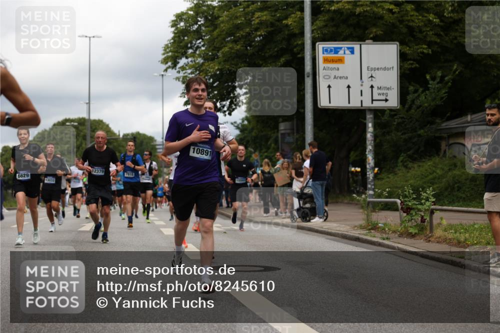29.06.2025 - hella hamburg halbmarathon Yannick Fuchs http://msf.ph/oto/8245610 29.06.2025 10:47:40 20KM 1030, 1151, 1267, 1502, 1727, 1870, 2058, 2070, 2082, 2354, 2518, 2630, 3096, 3208, 3209, 3819, 4770, 5020, 5638, 5866, 6294, 6481, 6511, 6512, 6629, 6762, 6877, 6942, 7274, 7918, 8335, 8390, 8447, 9142, 9791, 9922, 10549, 10891, 10895, 11068, 11844, 12321, 12379, 12632, 12909, 13032, 13033, 13289, 13397, 13865, 13912, 13997, 15061, 15441, 15497, 15502, 15838, 15856, 15946, 16477, 17348, 17482, 18134, 18143, 18418, 18487, 18590, 18612 meine-sportfotos.de