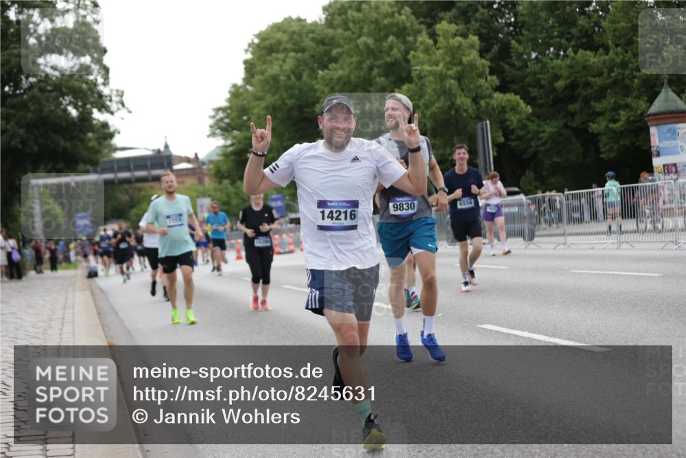 29.06.2025 - hella hamburg halbmarathon Jannik Wohlers http://msf.ph/oto/8245631 29.06.2025 10:30:20 Lombardsbrücke 1059, 1472, 1647, 2268, 2505, 2569, 2754, 2755, 3131, 3281, 4198, 6344, 6556, 7071, 7120, 9830, 11984, 12460, 12461, 14216, 14803, 15299, 15757, 16791, 18362, 18795, 18860 meine-sportfotos.de
