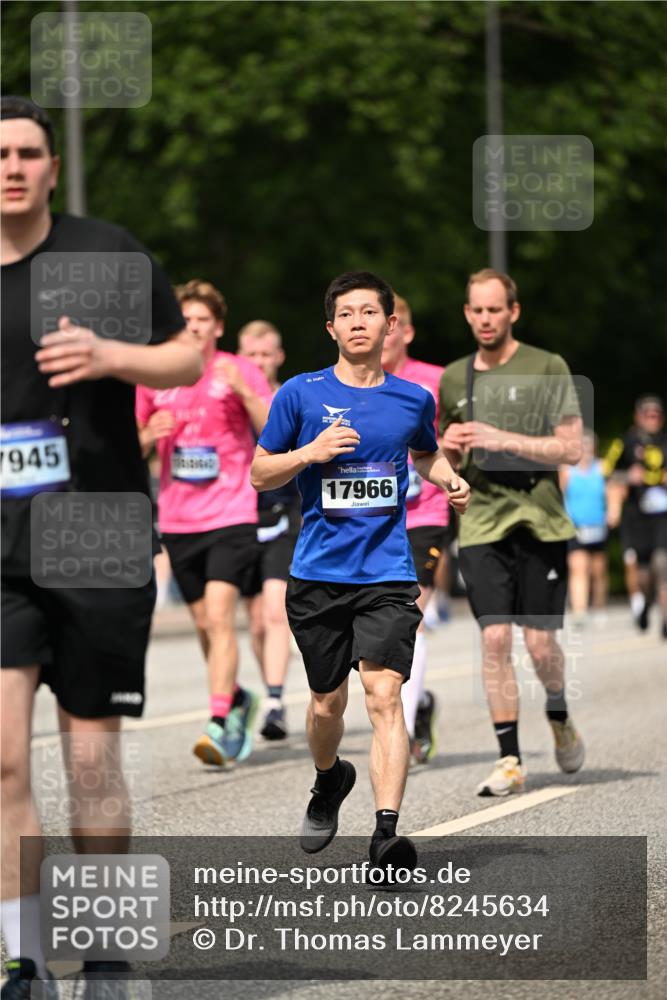 29.06.2025 - hella hamburg halbmarathon Dr. Thomas Lammeyer http://msf.ph/oto/8245634 29.06.2025 10:34:41 Kennedybrücke 2097, 2302, 2505, 2569, 6556, 6620, 6626, 7071, 7517, 8792, 9095, 9576, 9830, 10322, 10989, 10996 meine-sportfotos.de