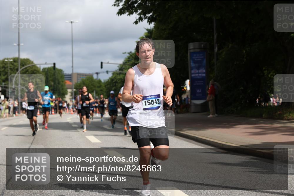 29.06.2025 - hella hamburg halbmarathon Yannick Fuchs http://msf.ph/oto/8245663 29.06.2025 10:35:10 20KM 1677, 1882, 1912, 2324, 2714, 2949, 3332, 4843, 4889, 5007, 5014, 5050, 5745, 5916, 6080, 7080, 7284, 8074, 8370, 8465, 8629, 8966, 9979, 10369, 10934, 10968, 10978, 11767, 11959, 12088, 12365, 12540, 12704, 13029, 13158, 13667, 14092, 14820, 14924, 15164, 15424, 15493, 15542, 15689, 16249, 16599, 17214, 17620, 17724, 18173, 18192, 18399, 18614 meine-sportfotos.de