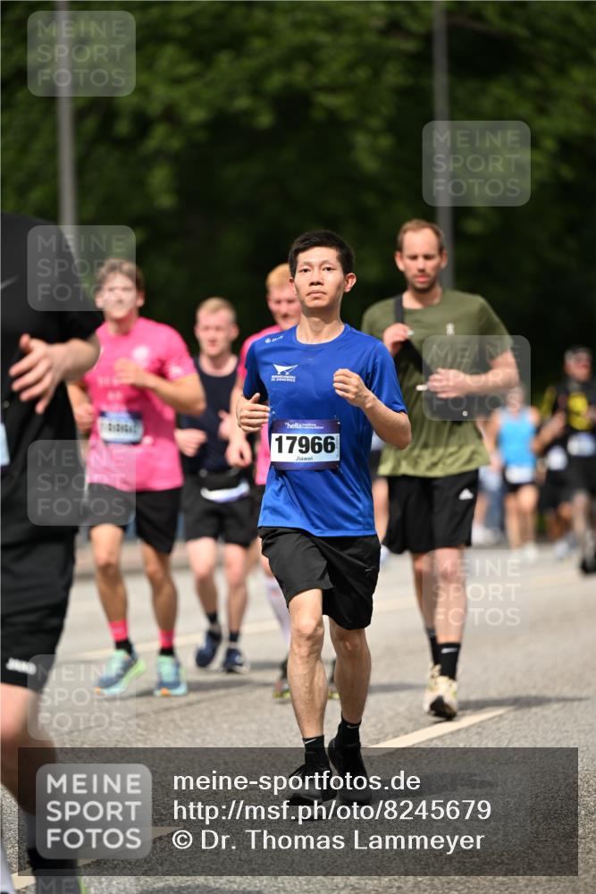 29.06.2025 - hella hamburg halbmarathon Dr. Thomas Lammeyer http://msf.ph/oto/8245679 29.06.2025 10:34:41 Kennedybrücke 2097, 2302, 2505, 2569, 6556, 6620, 6626, 7071, 7517, 8792, 9095, 9576, 9830, 10322, 10989, 10996 meine-sportfotos.de