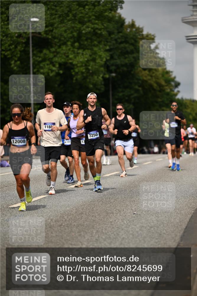 29.06.2025 - hella hamburg halbmarathon Dr. Thomas Lammeyer http://msf.ph/oto/8245699 29.06.2025 10:14:13 Kennedybrücke 1052, 1456, 1483, 1513, 1573, 4389, 7042, 7058, 7250, 7685, 8090, 8890, 9681, 9816, 9988, 11027, 11180 meine-sportfotos.de