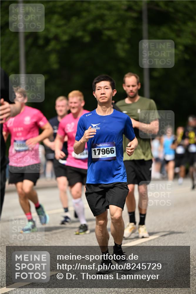 29.06.2025 - hella hamburg halbmarathon Dr. Thomas Lammeyer http://msf.ph/oto/8245729 29.06.2025 10:34:41 Kennedybrücke 2097, 2302, 2505, 2569, 6556, 6620, 6626, 7071, 7517, 8792, 9095, 9576, 9830, 10322, 10989, 10996 meine-sportfotos.de
