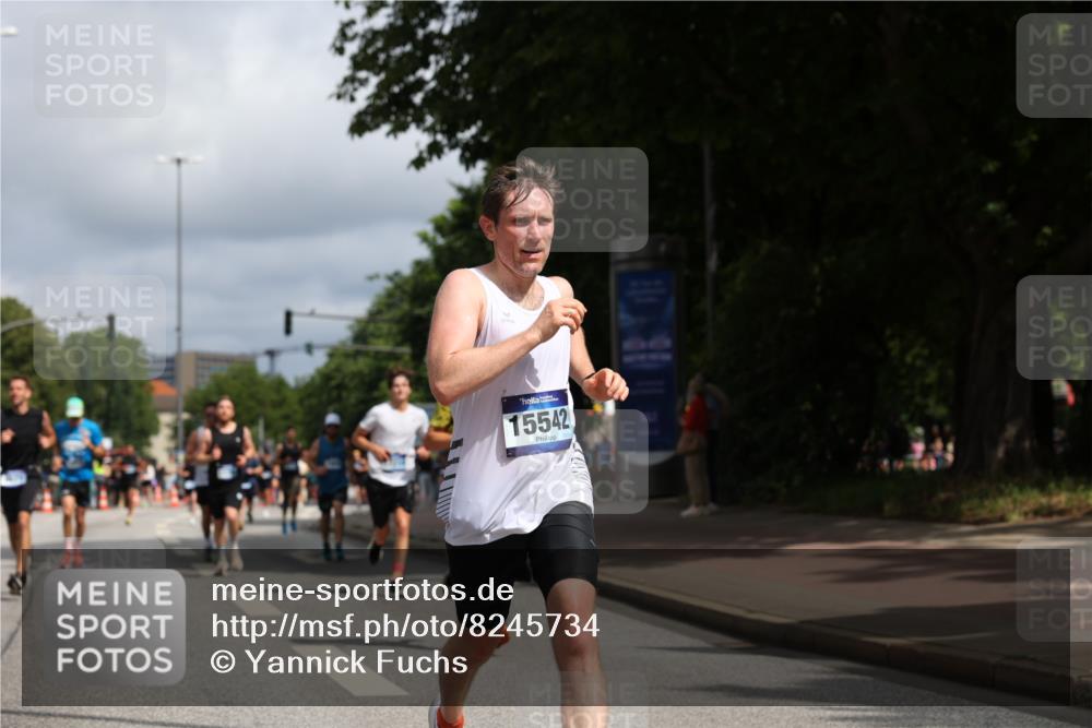 29.06.2025 - hella hamburg halbmarathon Yannick Fuchs http://msf.ph/oto/8245734 29.06.2025 10:35:10 20KM 1677, 1882, 1912, 2324, 2714, 2949, 3332, 4843, 4889, 5007, 5014, 5050, 5745, 5916, 6080, 7080, 7284, 8074, 8370, 8465, 8629, 8966, 9979, 10369, 10934, 10968, 10978, 11767, 11959, 12088, 12365, 12540, 12704, 13029, 13158, 13667, 14092, 14820, 14924, 15164, 15424, 15493, 15542, 15689, 16249, 16599, 17214, 17620, 17724, 18173, 18192, 18399, 18614 meine-sportfotos.de