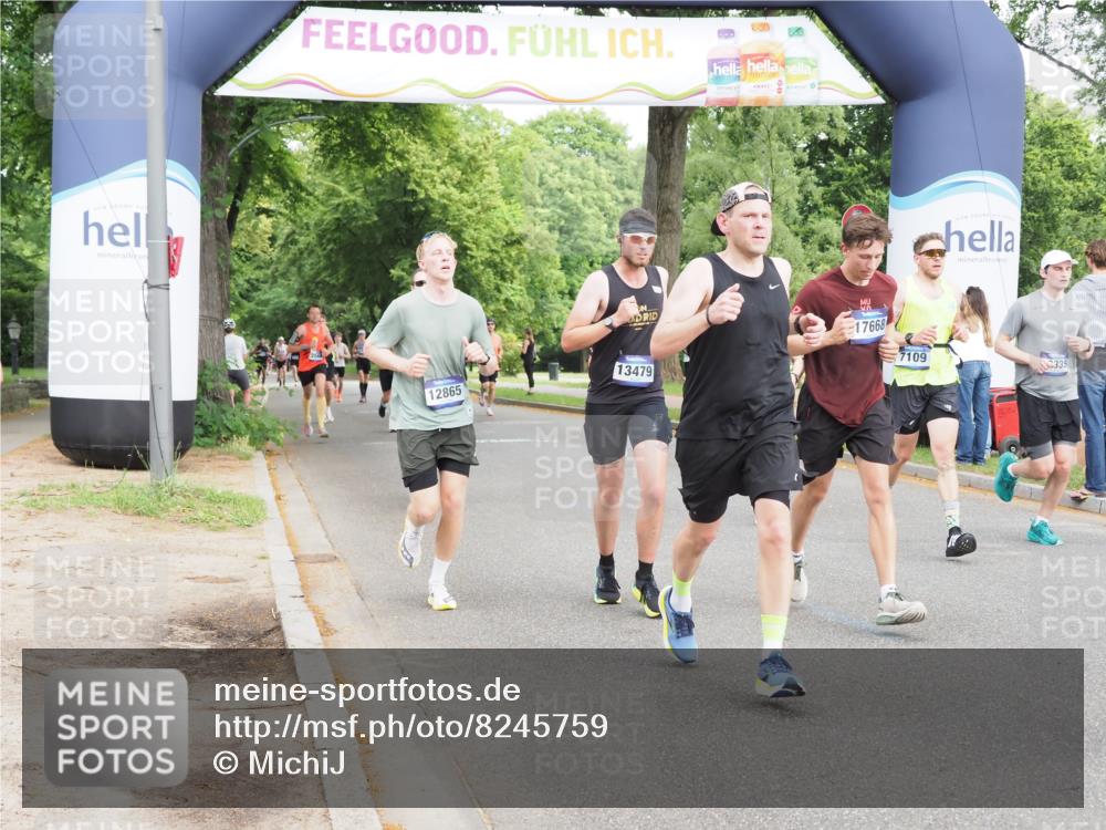 29.06.2025 - hella hamburg halbmarathon MichiJ http://msf.ph/oto/8245759 29.06.2025 10:28:17 Zwischen KM18-KM19 2546, 10900, 11305, 12335, 12772, 12865, 13479, 15435, 17425, 17668, 18154, 18803 meine-sportfotos.de