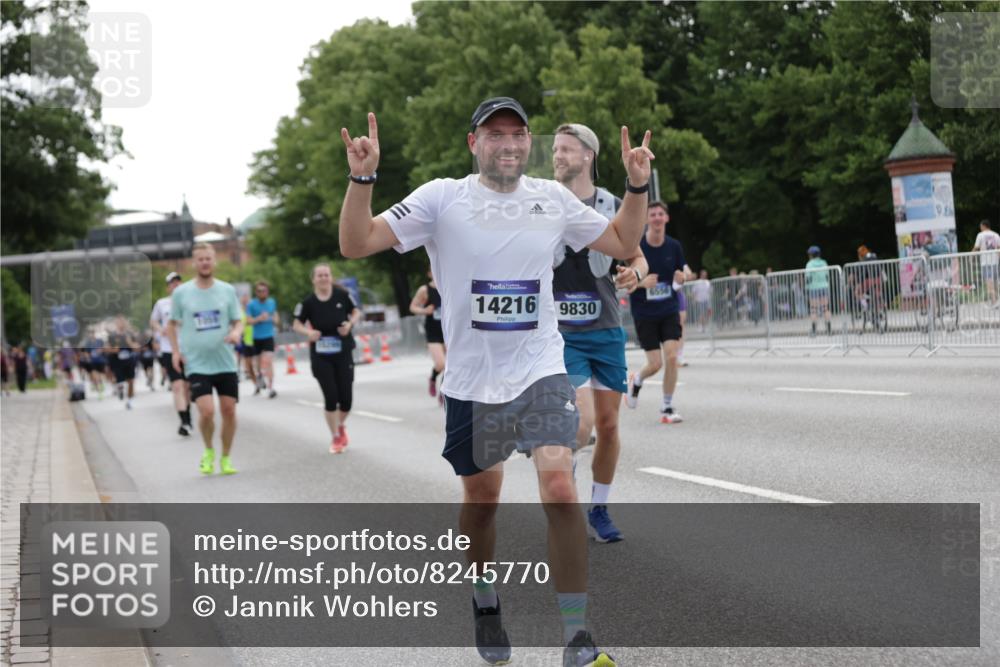 29.06.2025 - hella hamburg halbmarathon Jannik Wohlers http://msf.ph/oto/8245770 29.06.2025 10:30:20 Lombardsbrücke 1059, 1472, 1647, 2268, 2505, 2569, 2754, 2755, 3131, 3281, 4198, 6344, 6556, 7071, 7120, 9830, 11984, 12460, 12461, 14216, 14803, 15299, 15757, 16791, 18362, 18795, 18860 meine-sportfotos.de