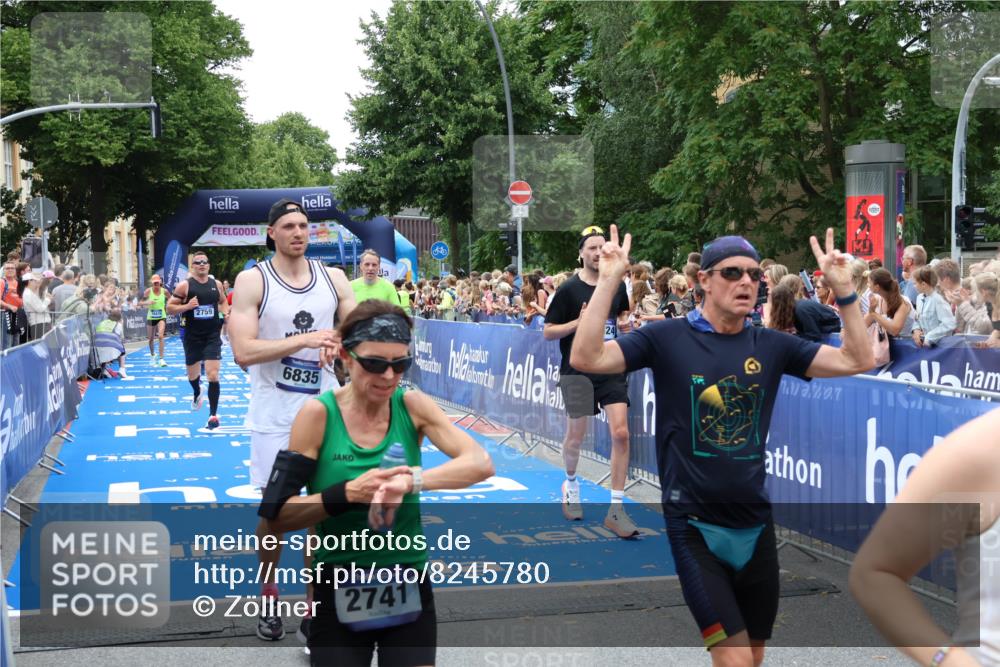 29.06.2025 - hella hamburg halbmarathon Zöllner http://msf.ph/oto/8245780 29.06.2025 10:57:01 Ziel 1485, 1955, 2282, 2759, 4299, 5033, 6835, 8669, 11043, 11212, 11638, 14678, 15097, 16470, 16620, 18719, 19091 meine-sportfotos.de