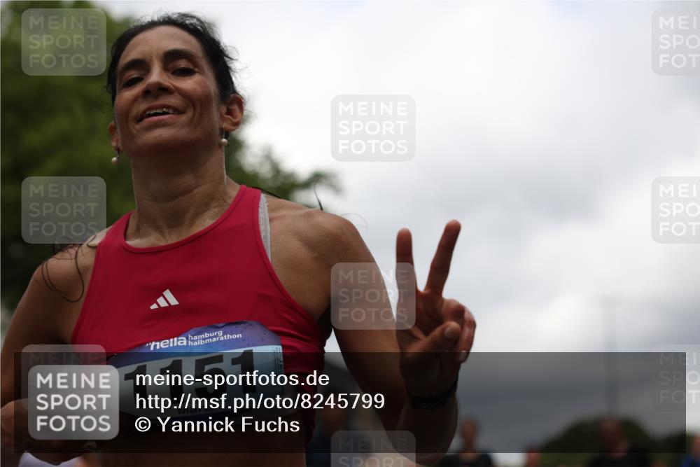 29.06.2025 - hella hamburg halbmarathon Yannick Fuchs http://msf.ph/oto/8245799 29.06.2025 10:47:41 20KM 1030, 1151, 1267, 1502, 1727, 1870, 2058, 2070, 2082, 2354, 2518, 2630, 3096, 3208, 3209, 3819, 4770, 5020, 5638, 5866, 6294, 6481, 6511, 6512, 6629, 6762, 6877, 6942, 7274, 7918, 8335, 8447, 9142, 9791, 9922, 10549, 10891, 11068, 11844, 12321, 12379, 12632, 12909, 13032, 13033, 13289, 13397, 13865, 13912, 13997, 14702, 15061, 15146, 15441, 15497, 15502, 15838, 15856, 15946, 16477, 17348, 17482, 18134, 18143, 18418, 18487, 18612 meine-sportfotos.de