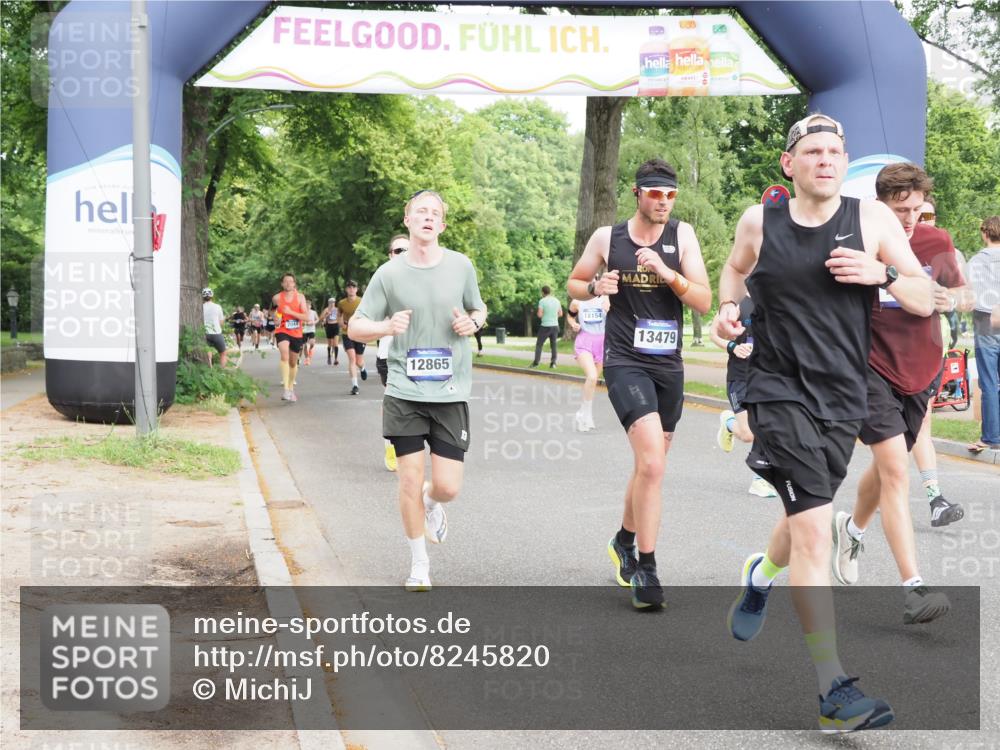 29.06.2025 - hella hamburg halbmarathon MichiJ http://msf.ph/oto/8245820 29.06.2025 10:28:17 Zwischen KM18-KM19 2546, 10900, 11305, 12335, 12772, 12865, 13479, 15435, 17425, 17668, 18154, 18803 meine-sportfotos.de