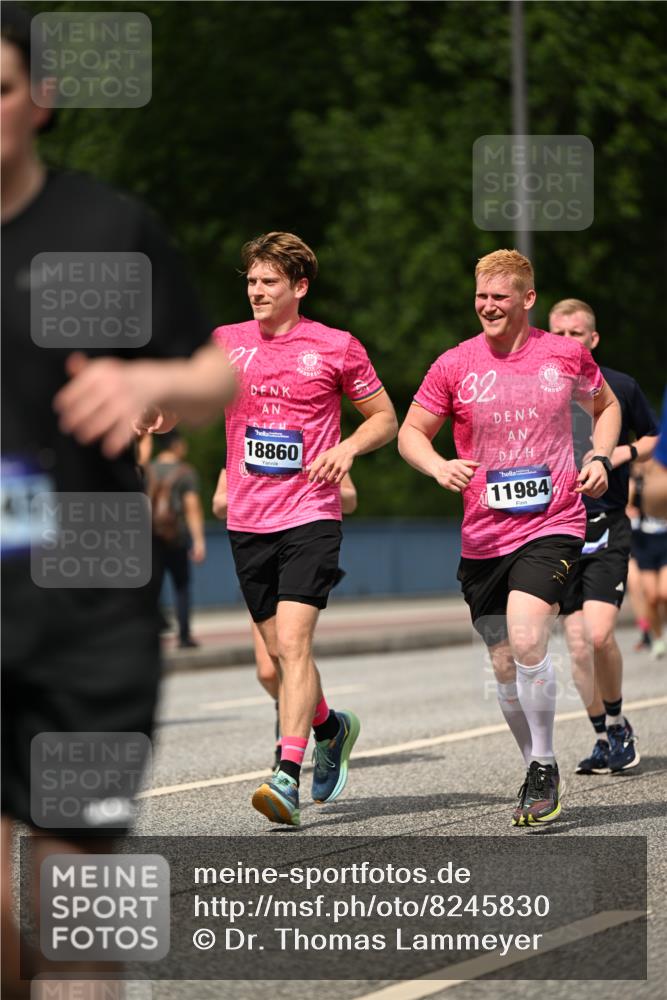29.06.2025 - hella hamburg halbmarathon Dr. Thomas Lammeyer http://msf.ph/oto/8245830 29.06.2025 10:34:42 Kennedybrücke 1773, 2097, 2302, 2505, 2569, 6556, 6620, 6626, 7071, 7351, 7517, 8792, 9095, 9576, 9830, 9937, 10322, 10989, 10996 meine-sportfotos.de