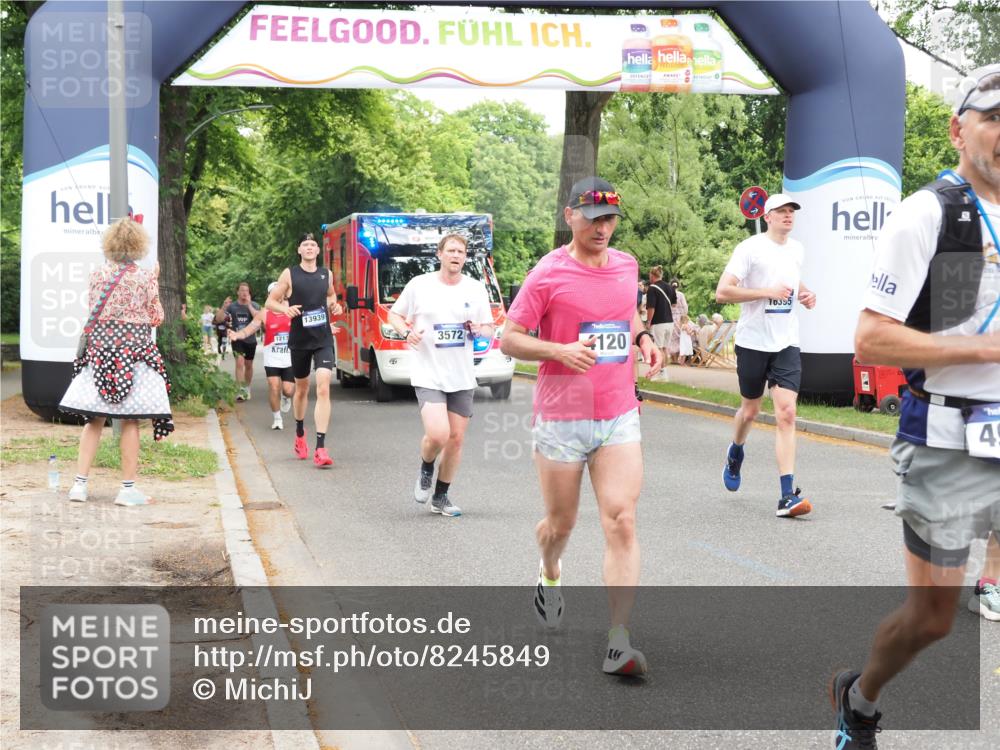 29.06.2025 - hella hamburg halbmarathon MichiJ http://msf.ph/oto/8245849 29.06.2025 10:51:02 Zwischen KM18-KM19 1212, 1733, 1851, 2463, 3572, 4120, 4985, 5653, 7333, 9681, 10824, 11556, 11657, 12781, 12843, 13932, 13939, 16395, 16753, 17112, 17730, 19241 meine-sportfotos.de