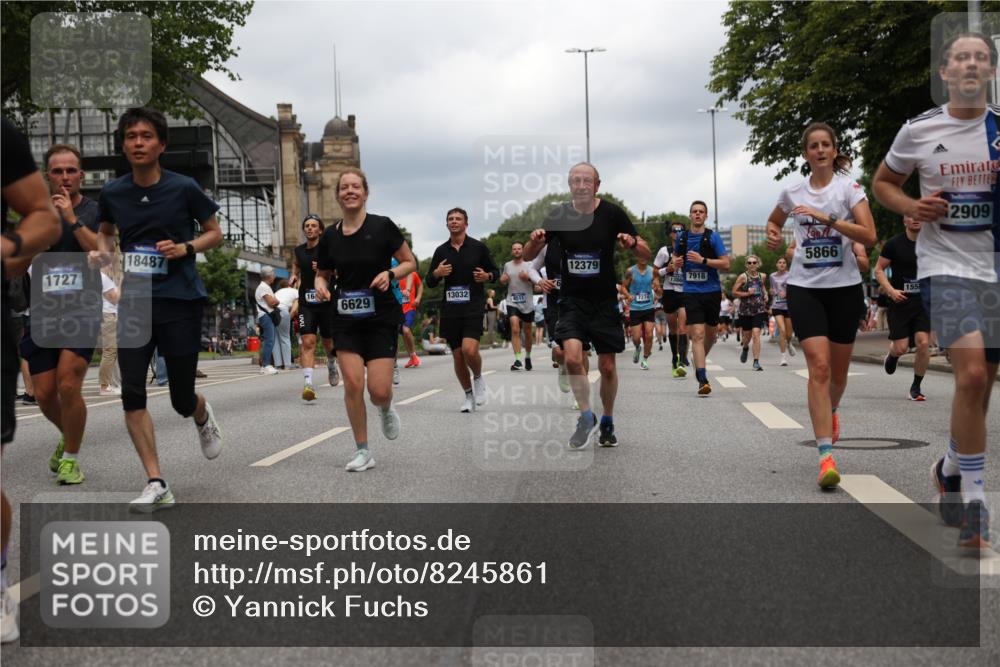 29.06.2025 - hella hamburg halbmarathon Yannick Fuchs http://msf.ph/oto/8245861 29.06.2025 10:47:42 20KM 1030, 1151, 1267, 1502, 1727, 1870, 2058, 2070, 2354, 2518, 2630, 3096, 3208, 3209, 3819, 4770, 5020, 5638, 5866, 6294, 6481, 6511, 6512, 6629, 6762, 6877, 6942, 7274, 7395, 7918, 8335, 8447, 9142, 9791, 9922, 10549, 10891, 11068, 11844, 12321, 12379, 12607, 12632, 12909, 13032, 13033, 13289, 13397, 13865, 13912, 13997, 14702, 15061, 15146, 15441, 15497, 15502, 15838, 15856, 15946, 16477, 17348, 17482, 18134, 18143, 18418, 18487, 18514, 18612 meine-sportfotos.de