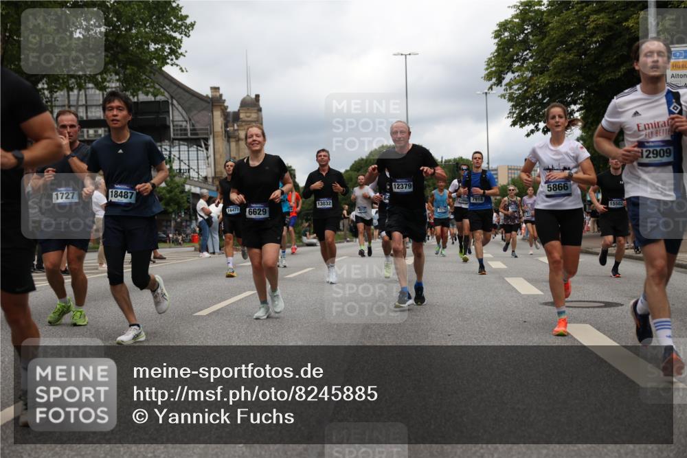 29.06.2025 - hella hamburg halbmarathon Yannick Fuchs http://msf.ph/oto/8245885 29.06.2025 10:47:42 20KM 1030, 1151, 1267, 1502, 1727, 1870, 2058, 2070, 2354, 2518, 2630, 3096, 3208, 3209, 3819, 4770, 5020, 5638, 5866, 6294, 6481, 6511, 6512, 6629, 6762, 6877, 6942, 7274, 7395, 7918, 8335, 8447, 9142, 9791, 9922, 10549, 10891, 11068, 11844, 12321, 12379, 12607, 12632, 12909, 13032, 13033, 13289, 13397, 13865, 13912, 13997, 14702, 15061, 15146, 15441, 15497, 15502, 15838, 15856, 15946, 16477, 17348, 17482, 18134, 18143, 18418, 18487, 18514, 18612 meine-sportfotos.de