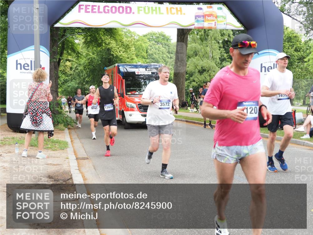 29.06.2025 - hella hamburg halbmarathon MichiJ http://msf.ph/oto/8245900 29.06.2025 10:51:03 Zwischen KM18-KM19 1733, 1851, 2463, 3572, 4120, 4985, 5653, 7333, 9681, 10824, 11657, 12781, 12843, 13932, 13939, 16395, 16753, 17112, 17730, 19241 meine-sportfotos.de