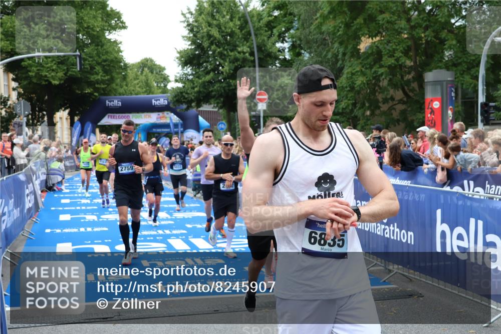 29.06.2025 - hella hamburg halbmarathon Zöllner http://msf.ph/oto/8245907 29.06.2025 10:57:03 Ziel 1485, 2282, 2759, 4299, 5033, 8669, 11043, 11143, 11212, 11638, 14678, 15097, 16470, 16620, 16909, 18719, 19091 meine-sportfotos.de