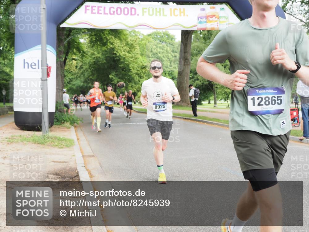 29.06.2025 - hella hamburg halbmarathon MichiJ http://msf.ph/oto/8245939 29.06.2025 10:28:19 Zwischen KM18-KM19 2044, 2546, 7109, 8925, 12335, 12772, 12865, 13479, 15435, 17425, 17668, 18154, 18803 meine-sportfotos.de