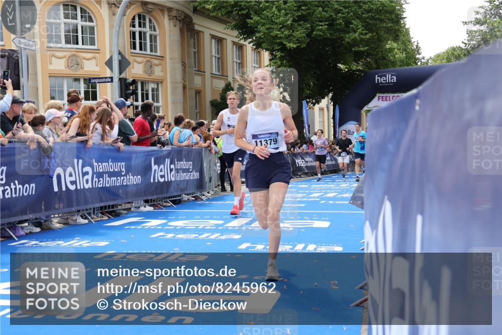 29.06.2025 - hella hamburg halbmarathon Strokosch-Dieckow http://msf.ph/oto/8245962 29.06.2025 10:38:37 Ziel 4148, 5248, 6684, 8450, 9403, 11281, 11282, 11379, 12772, 14905, 17154, 18188, 19004 meine-sportfotos.de