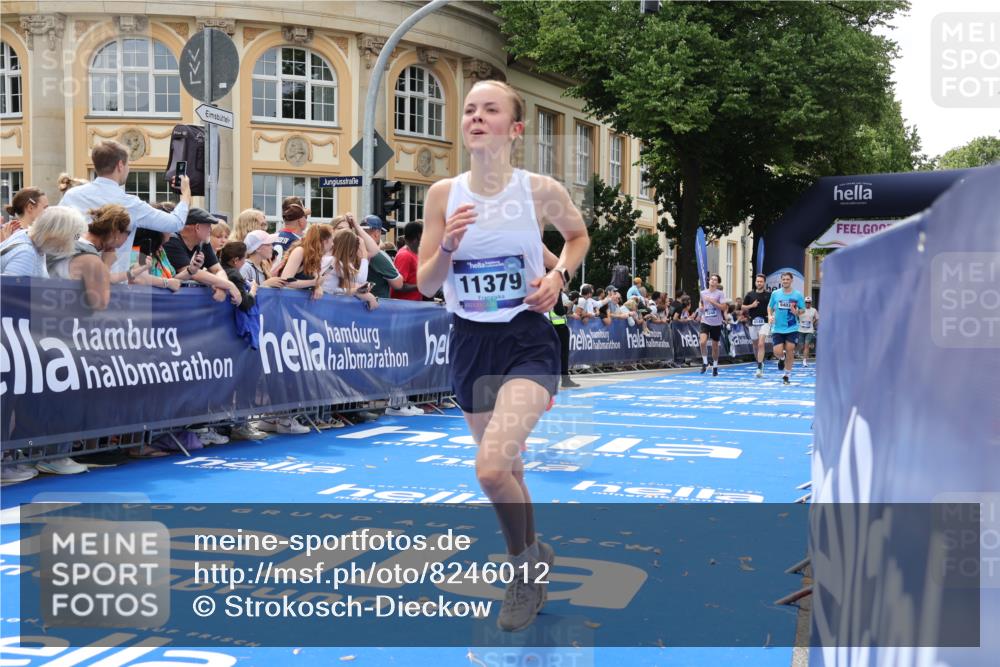 29.06.2025 - hella hamburg halbmarathon Strokosch-Dieckow http://msf.ph/oto/8246012 29.06.2025 10:38:37 Ziel 4148, 5248, 6684, 8450, 9403, 11281, 11282, 11379, 12772, 14905, 17154, 18188, 19004 meine-sportfotos.de